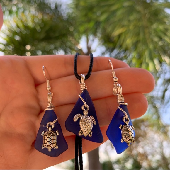*SOLD* Cobalt blue Sea glass set turtle - Picture 2 of 3